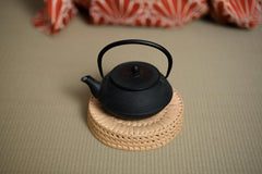 Cast Iron Teapots: Elegance and Functionality